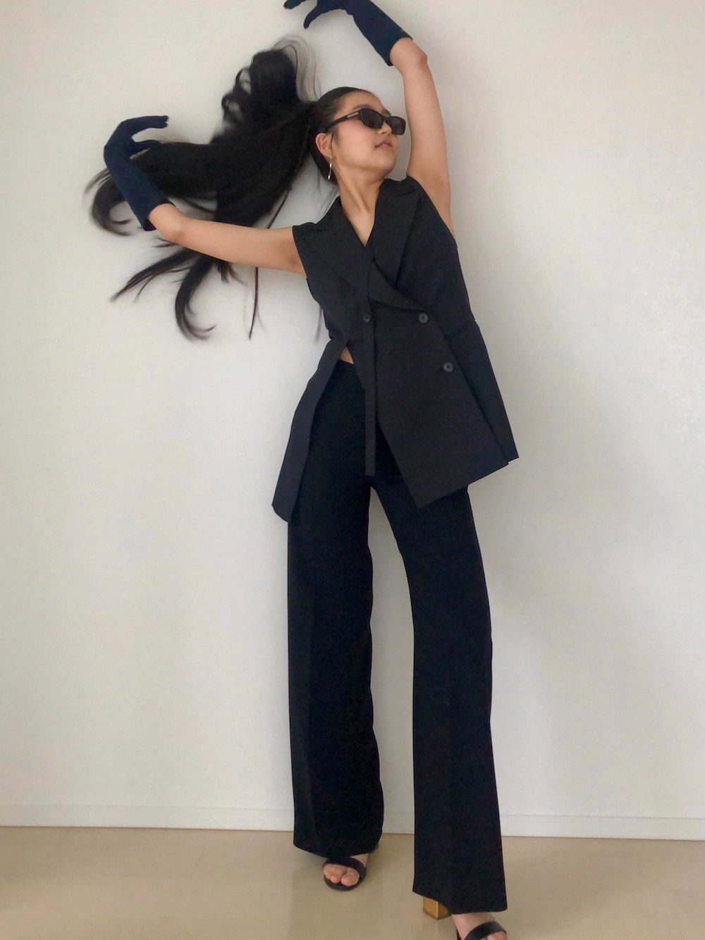 Christian Diorのサンダルを使った人気ファッション