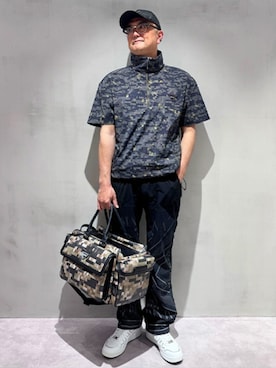 MARK & LONAのボストンバッグを使った人気ファッションコーディネート
