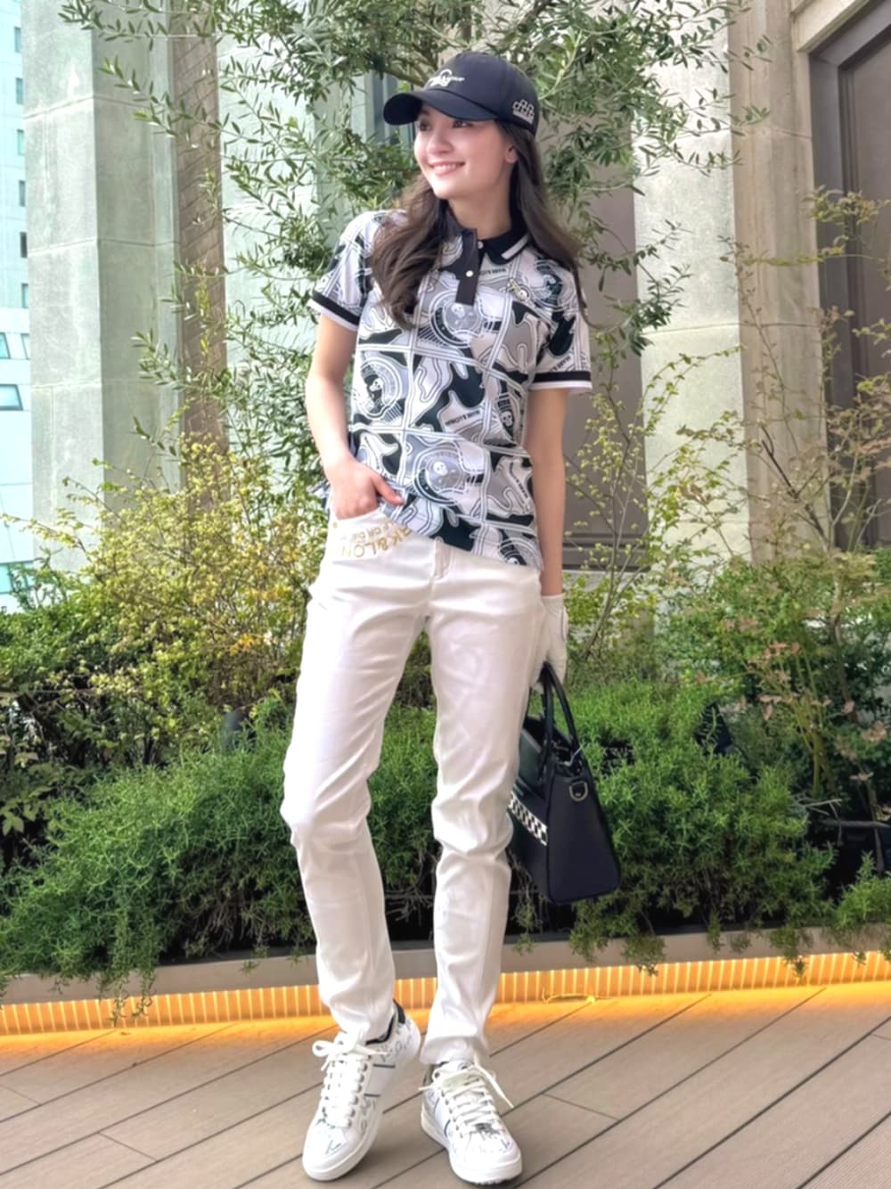 マーク＆ロナ 総柄 ロゴ スリムフィット ロングパンツ グレー 40 マーク＆ロナ 総柄 ロゴ スリムフィット ロングパンツ グレー