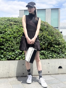 「MARK & LONA（マークアンドロナ）のQUADRA CORE Classic | MEN and WOMEN（スニーカー、ホワイト系）」を使った、MARK&LONAさん（レディース・173cm）の夏コーディネート