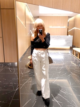 「BALENCIAGA」｜「アイテム（サンダル）」を使った、かなえさん（レディース・156cm）の秋コーディネート