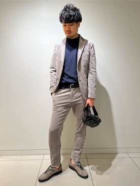 「アイテム（ボディバッグ/ウエストポーチ）」を使った、EPOCA UOMOさん（メンズ・180cm）の秋コーディネート