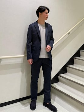 「アイテム（スリッポン、ブルー系）」を使った、EPOCA UOMOさん（メンズ・177cm）の秋コーディネート