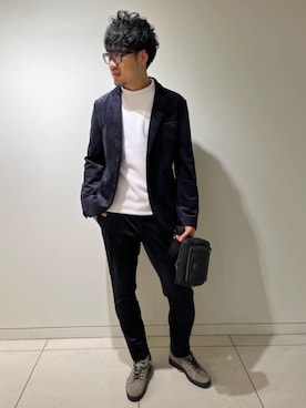 「アイテム（ボディバッグ/ウエストポーチ）」を使った、EPOCA UOMOさん（メンズ・180cm）の秋コーディネート