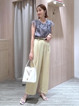 「アイテム（スラックス、イエロー系）」を使った、eric08さん（レディース・166cm）の夏コーディネート