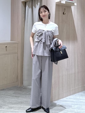 「VIS（ビス）の【新色追加】【軽量】ひねり金具ワンハンドルバッグ/2WAY（ハンドバッグ、ブラック系）」を使った、eric08さん（レディース・166cm）の春コーディネート