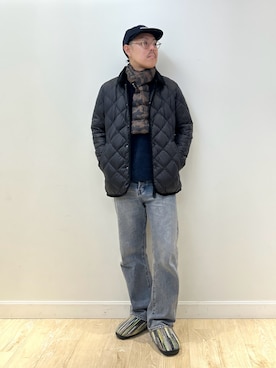 「アイテム（サンダル）」を使った、MIZUTAさん（メンズ・174cm）の秋コーディネート