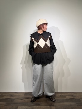 「秋のシャツ着こなし術」｜「アイテム（ベスト）」を使った、美織さん（レディース・153cm）の秋コーディネート
