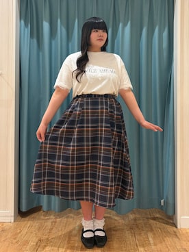「SHOO・LA・RUE（シューラルー）の【ひんやり/洗濯機可】レースデザインでこなれ見え ロゴプリントTシャツ（Tシャツ/カットソー、ホワイト系）」を使った、うりさん（レディース・171cm）の春コーディネート