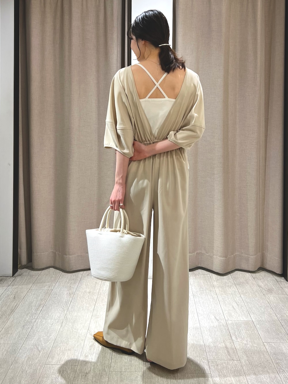 Sサイズ追加〉後ろVパフコンビネゾンを使った人気ファッション