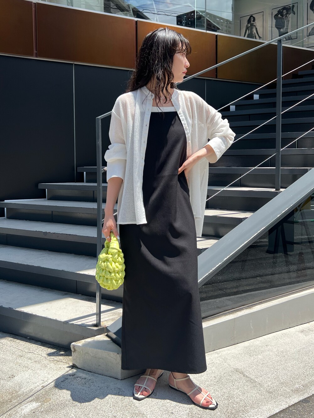 「シンプルコーデ、きれいめカジュアル、大人女子、カジュアルコーデ、ゆるコーデ、夏コーデ、夏ファッション、今日のコーデ、ワンピーススタイル、サンダル、ワンピース、ラクチンコーデ、メッシュ」｜「CAPRICIEUX LE'MAGEのメッシュシャツ（シャツ/ブラウス、ホワイト系）」を使った、harunaさん（レディース・165cm）の夏コーディネートの1枚目の写真
