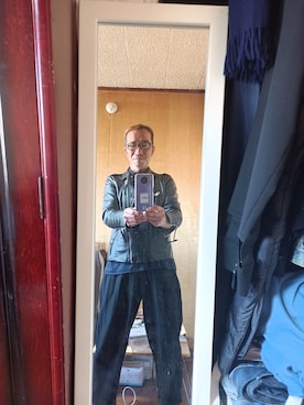 「H&M（エイチ・アンド・エム）のアイテム（ライダースジャケット）」を使った、薮内裕人さん（メンズ・169cm）の冬コーディネート