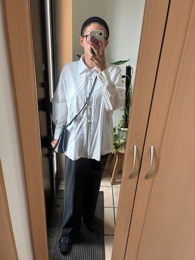 「ZARA（ザラ）のアイテム（シャツ/ブラウス、ホワイト系）」を使った、きすけさん（レディース・164cm）の春コーディネート