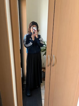 「adidas（アディダス）のアイテム（ジャージ、ブルー系）」を使った、きすけさん（レディース・164cm）の春コーディネート