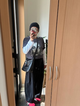 「しまむら（シマムラ）のmakoさんコラボのグレーのバルーンパンツ（スラックス、グレー系）」を使った、きすけさん（レディース・164cm）の春コーディネート