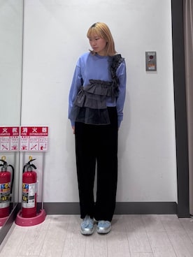 「KBF（ケイビーエフ）のフリルドッキングスウェット（スウェット）」を使った、アサイーさん（レディース・160cm）の冬コーディネート