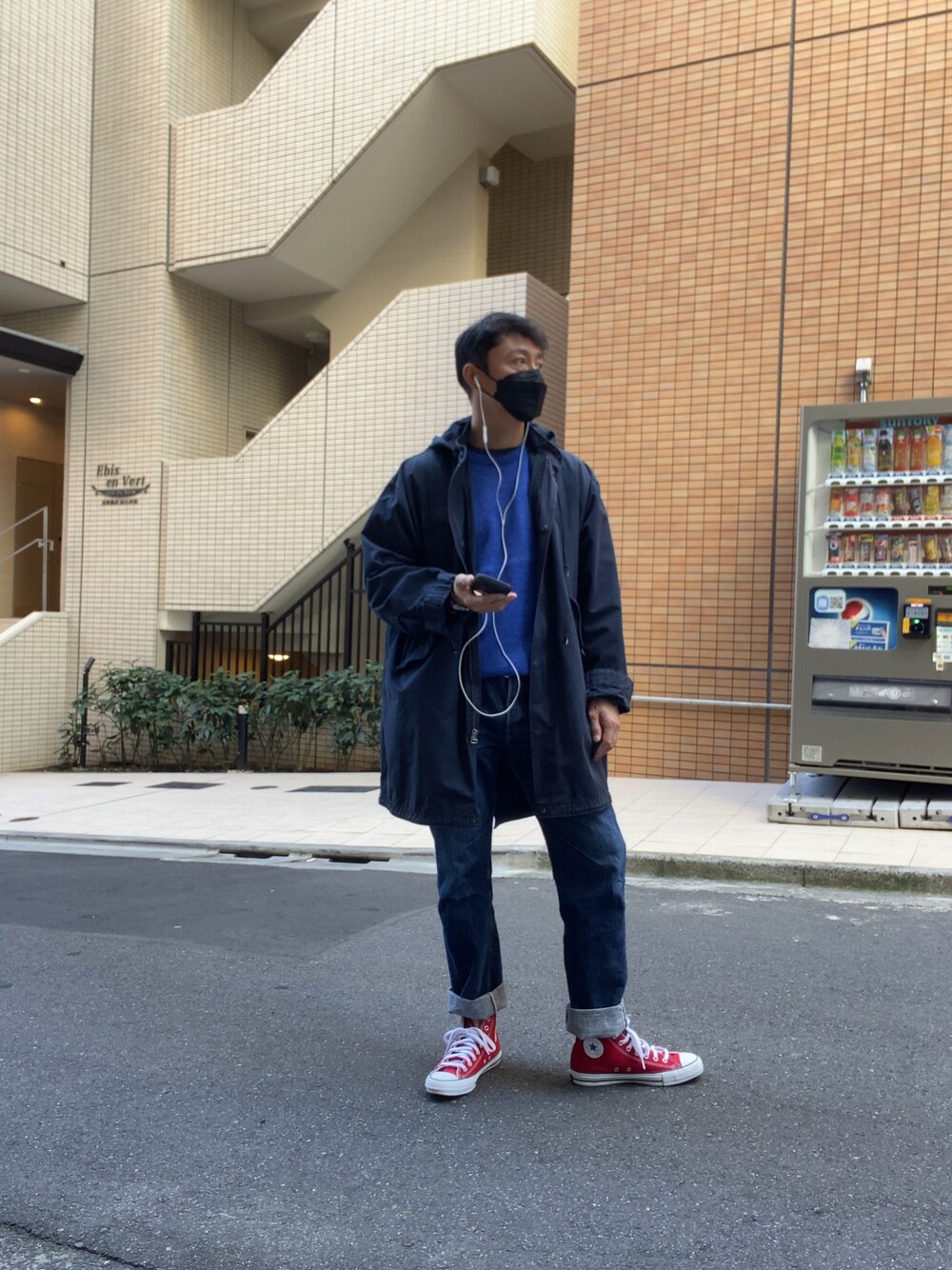 「オトナカジュアル、秋コーデ、シンプルコーデ、休日スタイル、古着MIX」｜「CONVERSEのアイテム（スニーカー、レッド系）」を使った、manpou1984さん（メンズ・175cm）の秋コーディネートの1枚目の写真