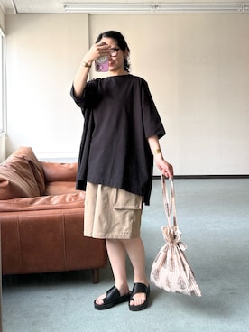 「RODE SKO（ロデスコ）の厚底トングサンダル（サンダル、ブラック系）」を使った、西野きよさん（レディース・152cm）の春コーディネート