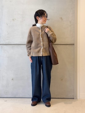 「URBAN RESEARCH DOORS（アーバンリサーチドアーズ）のプードルボアカーディガン（カーディガン/ボレロ）」を使った、西野きよさん（レディース・152cm）の秋コーディネート