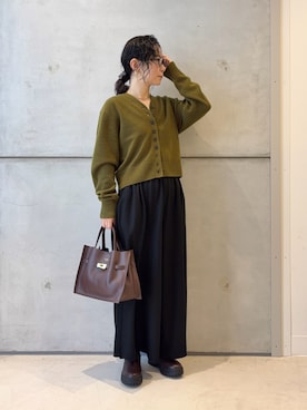 「アイテム（バレッタ/ヘアクリップ）」を使った、西野きよさん（レディース・152cm）の秋コーディネート