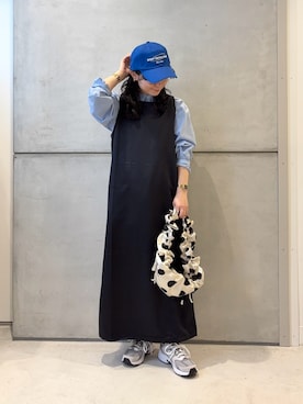 「URBAN RESEARCH DOORS（アーバンリサーチドアーズ）のNEW BALANCE　MR530（スニーカー、グレー系）」を使った、西野きよさん（レディース・152cm）の春コーディネート