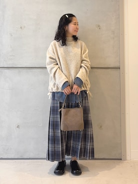 「アイテム（バレッタ/ヘアクリップ）」を使った、西野きよさん（レディース・152cm）の秋コーディネート