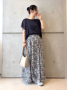 「アイテム（スニーカー、グレー系）」を使った、西野きよさん（レディース・152cm）の夏コーディネート