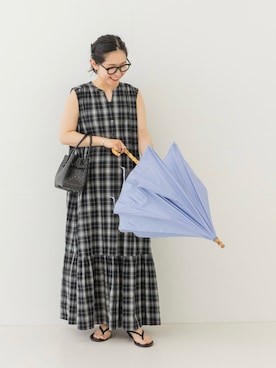 「URBAN RESEARCH（アーバンリサーチ）のサッカーチェックワンピース（ワンピース、ブラック系）」を使った、西野きよさん（レディース・152cm）の春コーディネート