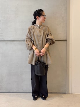 「URBAN RESEARCH DOORS（アーバンリサーチドアーズ）のFolna　ソフトレザー2WAY巾着ショルダー（ショルダーバッグ、ブラック系）」を使った、西野きよさん（レディース・152cm）の春コーディネート