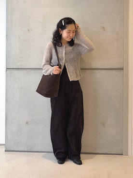 「アイテム（ヘアアクセサリー）」を使った、西野きよさん（レディース・152cm）の秋コーディネート