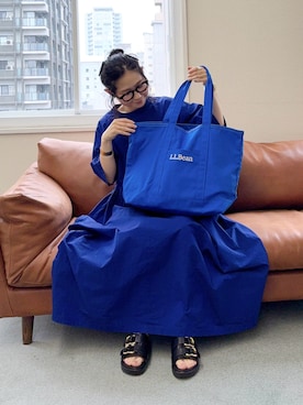 「URBAN RESEARCH DOORS（アーバンリサーチドアーズ）の『別注』L.L.Bean×DOORS　GROCERY TOTE（トートバッグ、ブルー系）」を使った、西野きよさん（レディース・152cm）の春コーディネート