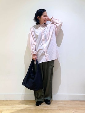 「URBAN RESEARCH DOORS（アーバンリサーチドアーズ）のクッショントート（トートバッグ）」を使った、西野きよさん（レディース・152cm）の冬コーディネート