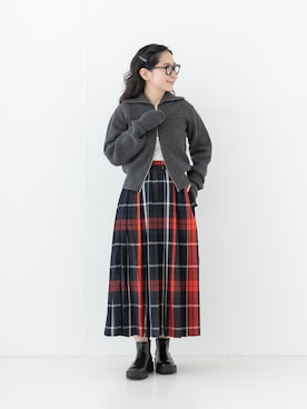 「URBAN RESEARCH（アーバンリサーチ）の『別注』ROUTINE×URBAN RESEARCH　ジップニット（ニット/セーター、グレー系）」を使った、西野きよさん（レディース・152cm）の秋コーディネート