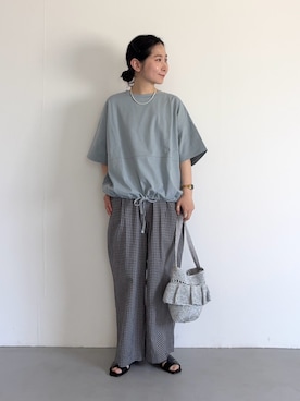 「URBAN RESEARCH DOORS（アーバンリサーチドアーズ）のヘムドロストプルオーバー（Tシャツ/カットソー、ブルー系）」を使った、西野きよさん（レディース・152cm）の春コーディネート