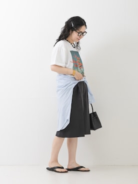 「URBAN RESEARCH（アーバンリサーチ）の『別注』J.J.Mercer×URBAN RESEARCH　PHOTO PRINT T-SHIRTS（Tシャツ/カットソー、ホワイト系）」を使った、西野きよさん（レディース・152cm）の夏コーディネート