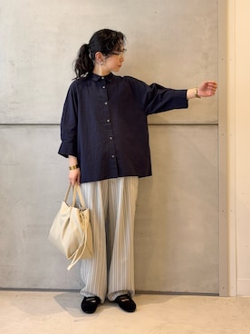 「FORK&SPOON（フォークアンドスプーン）のFORK&SPOON　レギュラーカラーバレルシャツ（シャツ/ブラウス、ブルー系）」を使った、西野きよさん（レディース・152cm）の春コーディネート