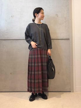 「アイテム（バレッタ/ヘアクリップ）」を使った、西野きよさん（レディース・152cm）の秋コーディネート