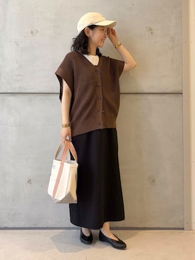 「アイテム（ベスト、ブラウン系）」を使った、今日の西野さん（レディース・152cm）の夏コーディネート