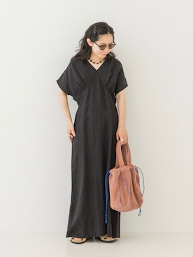 「URBAN RESEARCH（アーバンリサーチ）のフレンチスリーブリネンワンピース（ワンピース、ブラック系）」を使った、西野きよさん（レディース・152cm）の春コーディネート