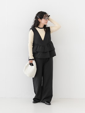 「URBAN RESEARCH（アーバンリサーチ）のMARCO MASI　ECOAST（ハンドバッグ、ホワイト系）」を使った、西野きよさん（レディース・152cm）の秋コーディネート