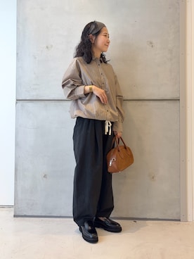 「アイテム（ヘアバンド）」を使った、西野きよさん（レディース・152cm）の秋コーディネート