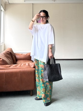 「かぐれ（カグレ）のオーバークルーネックカットソー（Tシャツ/カットソー、ホワイト系）」を使った、西野きよさん（レディース・152cm）の春コーディネート