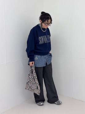 「URBAN RESEARCH Sonny Label（アーバンリサーチサニーレーベル）のスウェットライクロゴニット（ニット/セーター、ブルー系）」を使った、西野きよさん（レディース・152cm）の秋コーディネート