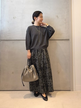 「アイテム（バレッタ/ヘアクリップ）」を使った、西野きよさん（レディース・152cm）の秋コーディネート
