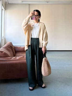 「URBAN RESEARCH DOORS（アーバンリサーチドアーズ）のリネンイージーパンツ（その他パンツ、グリーン系）」を使った、西野きよさん（レディース・152cm）の春コーディネート