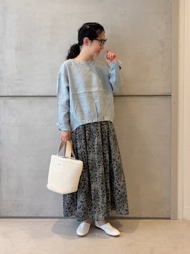 「URBAN RESEARCH DOORS（アーバンリサーチドアーズ）のライトウェイトソフトバブーシュ（その他シューズ、ホワイト系）」を使った、西野きよさん（レディース・152cm）の春コーディネート