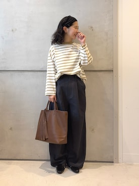 「アイテム（トートバッグ）」を使った、西野きよさん（レディース・152cm）の秋コーディネート