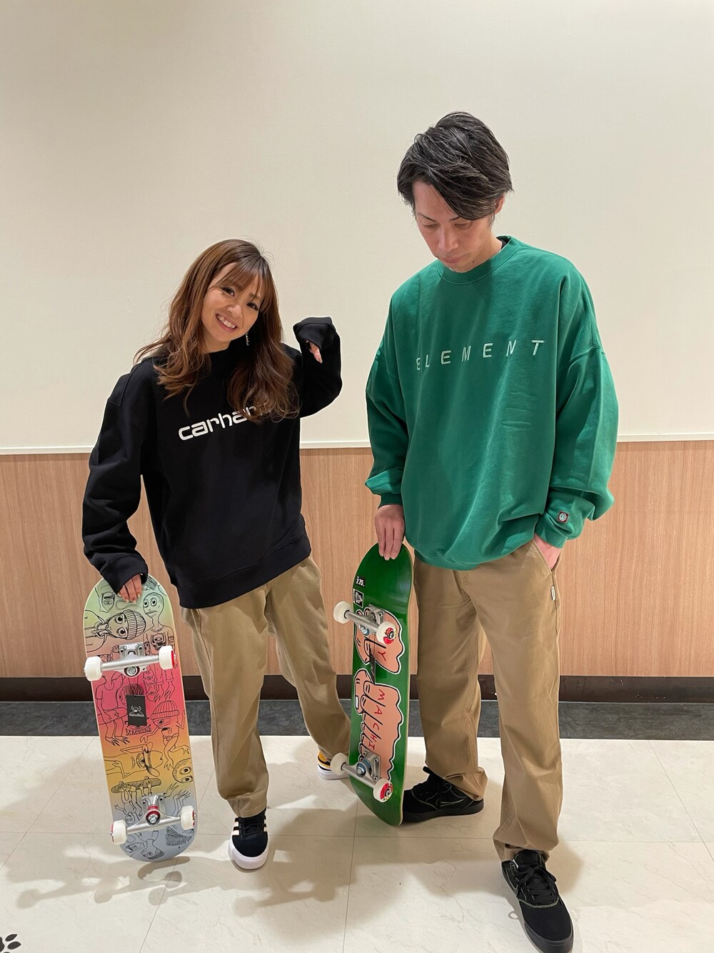 「element、エレメント、ムラサキスポーツ、ムラスポ、スケータースタイル、carhartt、カーハート、チノパン、ペアルック、低身長コーデ、リンクコーデ」｜「ELEMENTのELEMENT メンズ CORRETA CR トレーナー【2021年春夏モデル】/エレメント スウェット（スウェット、グリーン系）」を使った、yamamimoさん（レディース・156cm）の秋コーディネートの1枚目の写真
