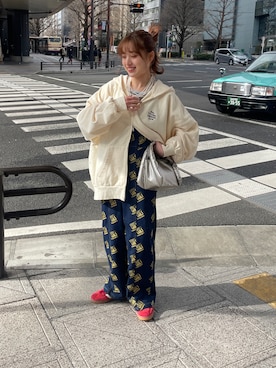 「HELLO.SANFRANCISCO（ハローサンフランシスコ）のアイテム（オールインワン・サロペット）」を使った、小林亜弥さん（レディース・158cm）の冬コーディネート