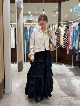 「CIAOPANIC（チャオパニック）のアイテム（スカート）」を使った、小林亜弥さん（レディース・158cm）の秋コーディネート
